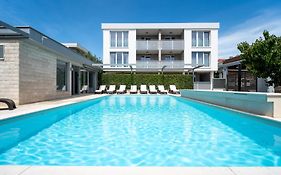 Sunadria Apartments